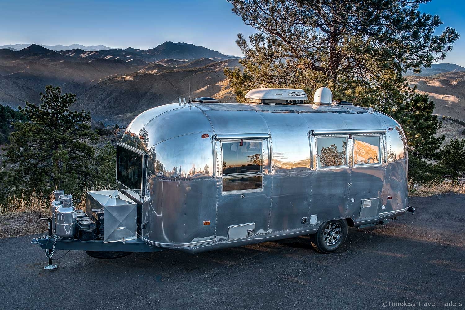 travel trailers similar to airstream
